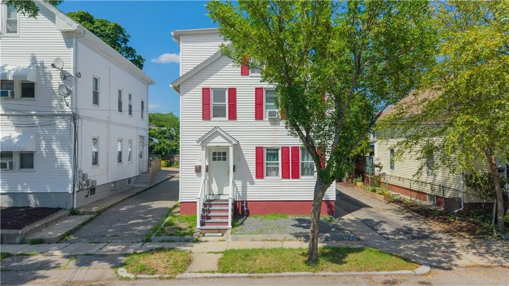 62 Mary Avenue East Providence RI 02914