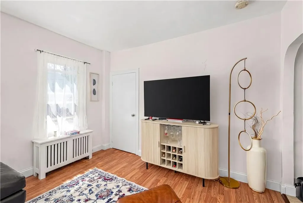 62 Mary Avenue East Providence RI 02914