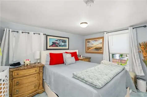 62 Mary Avenue East Providence RI 02914