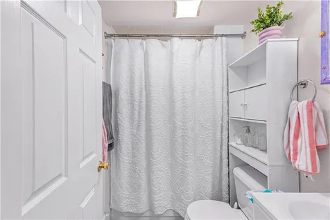 62 Mary Avenue East Providence RI 02914
