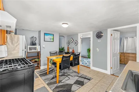 62 Mary Avenue East Providence RI 02914