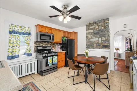 62 Mary Avenue East Providence RI 02914