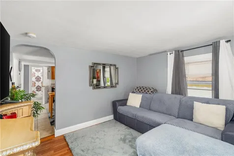 62 Mary Avenue East Providence RI 02914