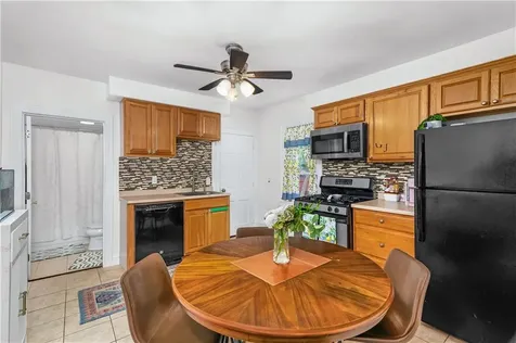 62 Mary Avenue East Providence RI 02914