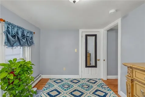 62 Mary Avenue East Providence RI 02914