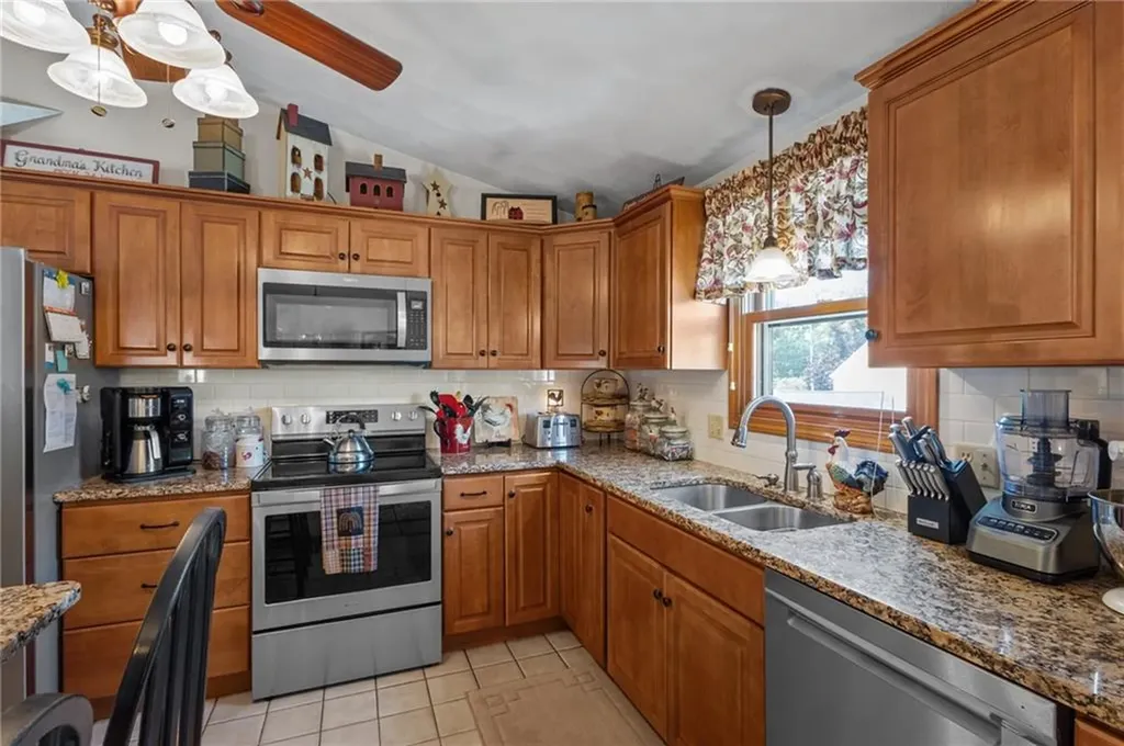 123 Rice Avenue East Providence RI 02914