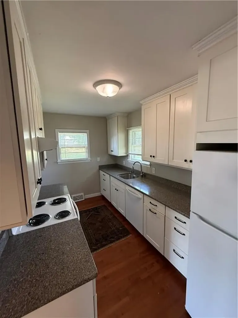17 Saltaire Avenue Narragansett RI 02882