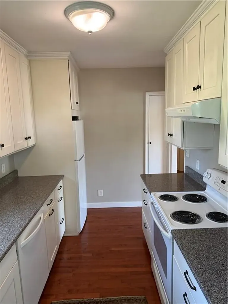 17 Saltaire Avenue Narragansett RI 02882