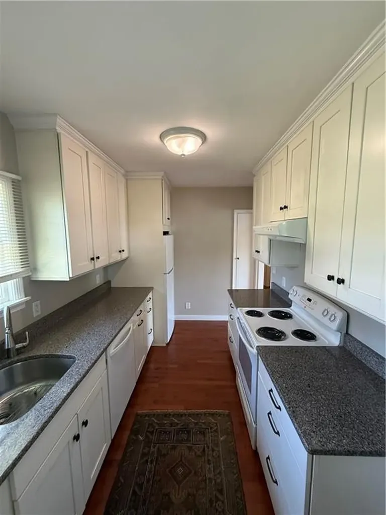 17 Saltaire Avenue Narragansett RI 02882