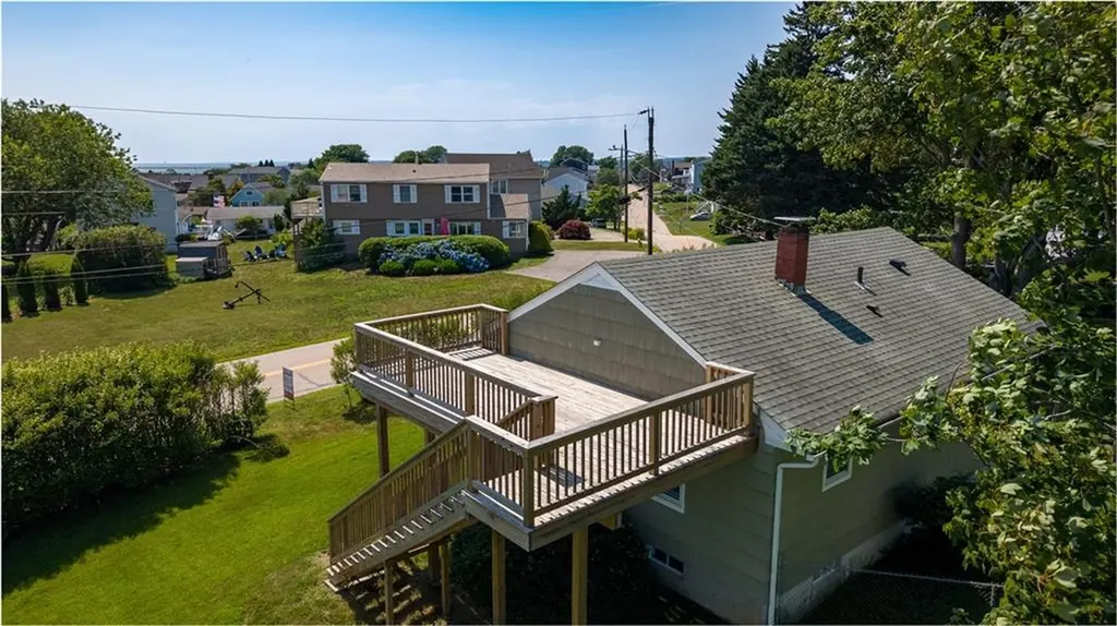 17 Saltaire Avenue Narragansett RI 02882