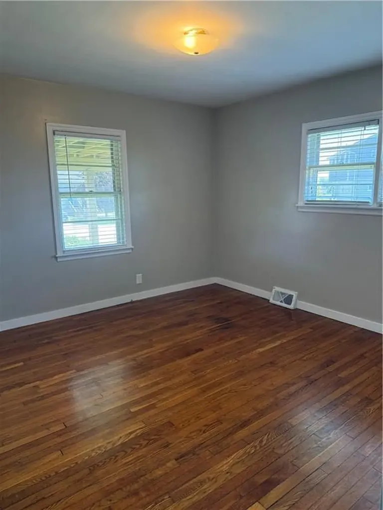 17 Saltaire Avenue Narragansett RI 02882