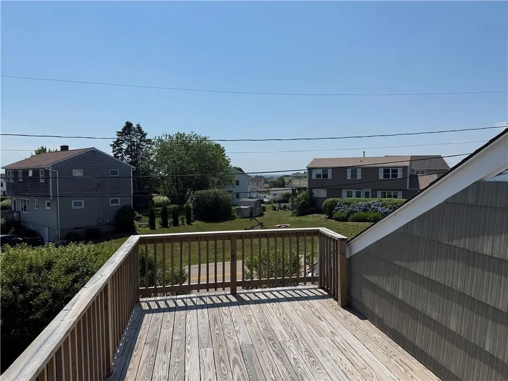 17 Saltaire Avenue Narragansett RI 02882