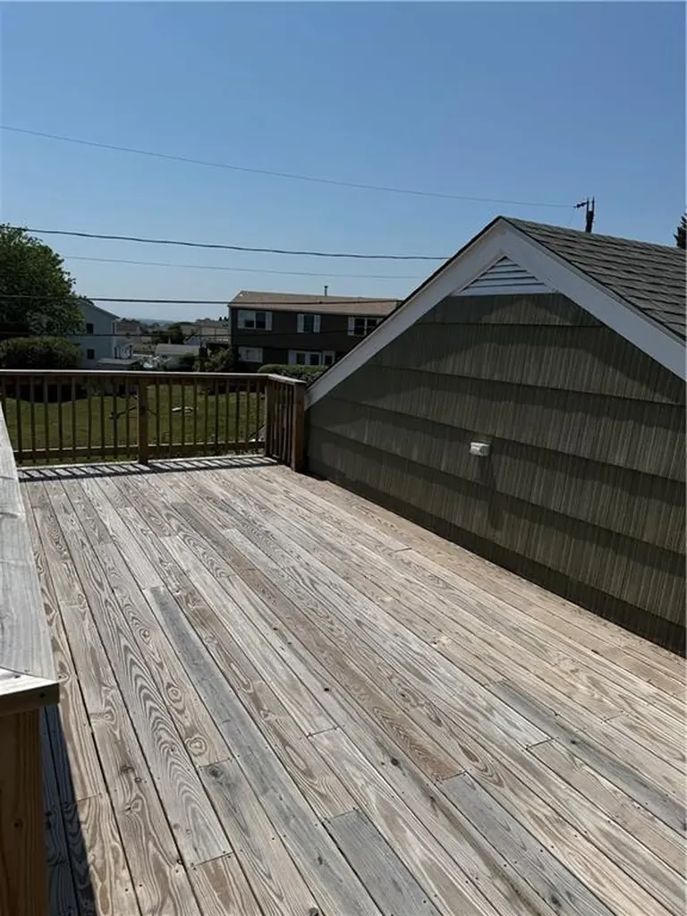 17 Saltaire Avenue Narragansett RI 02882