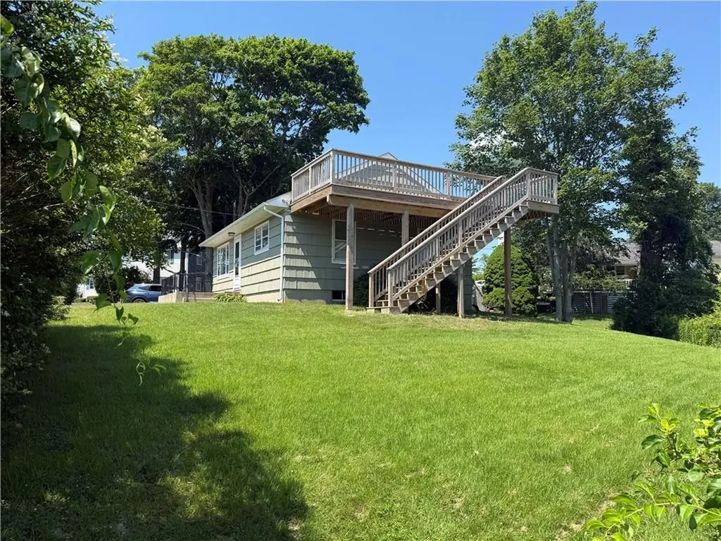 17 Saltaire Avenue Narragansett RI 02882