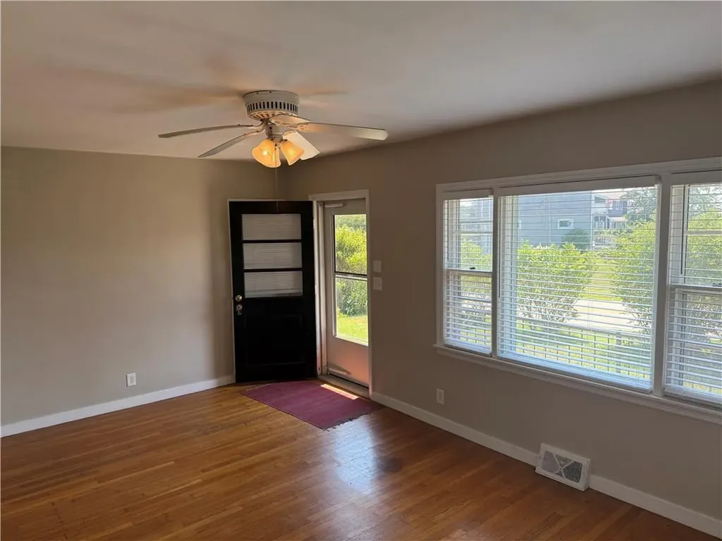17 Saltaire Avenue Narragansett RI 02882