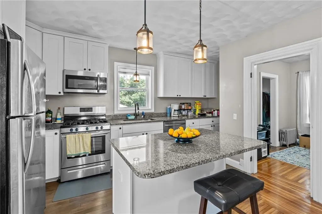 81 Ninth Street East Providence RI 02914