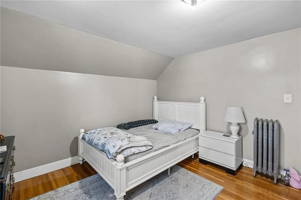 81 Ninth Street East Providence RI 02914