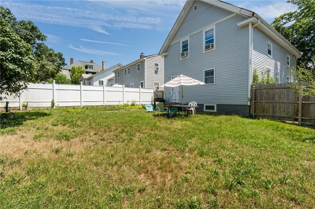 81 Ninth Street East Providence RI 02914