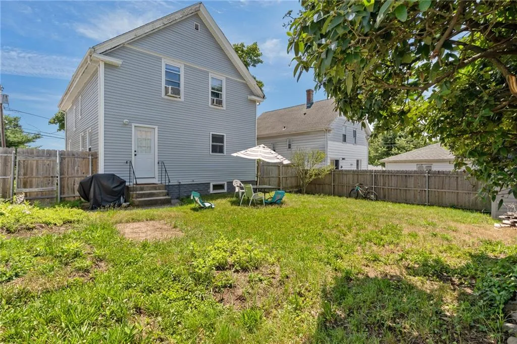 81 Ninth Street East Providence RI 02914