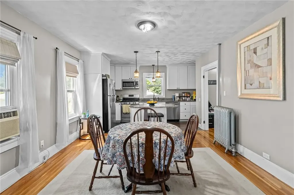 81 Ninth Street East Providence RI 02914