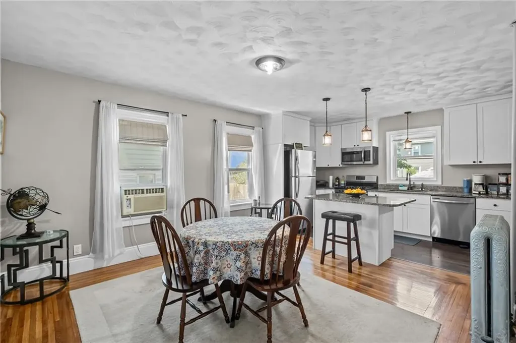 81 Ninth Street East Providence RI 02914