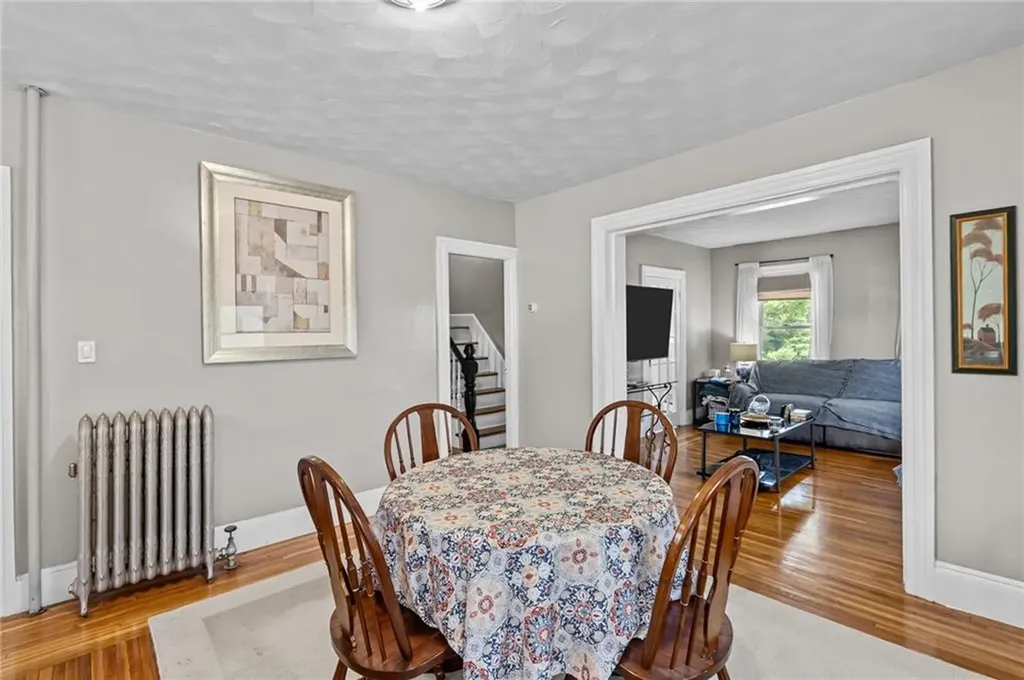 81 Ninth Street East Providence RI 02914