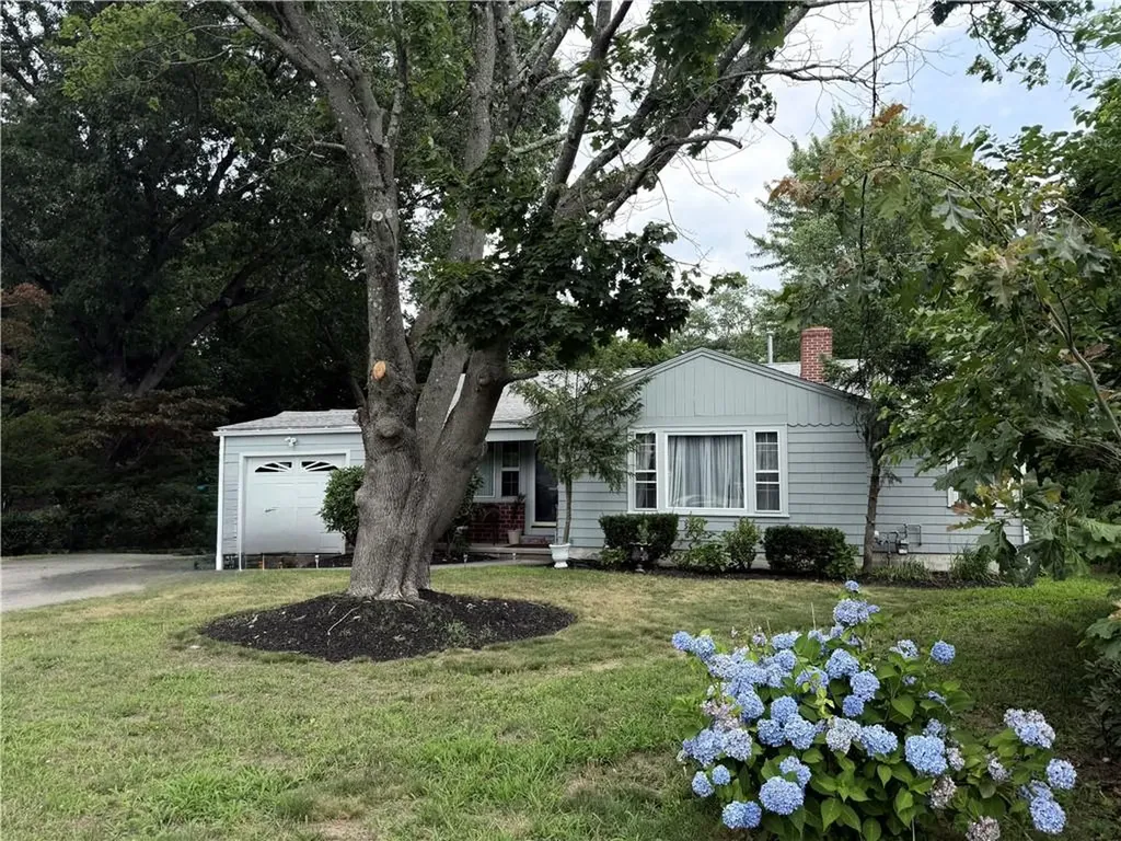 15 Sarah Teft Drive Warwick RI 02889