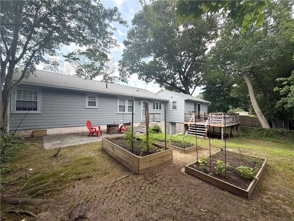 15 Sarah Teft Drive Warwick RI 02889