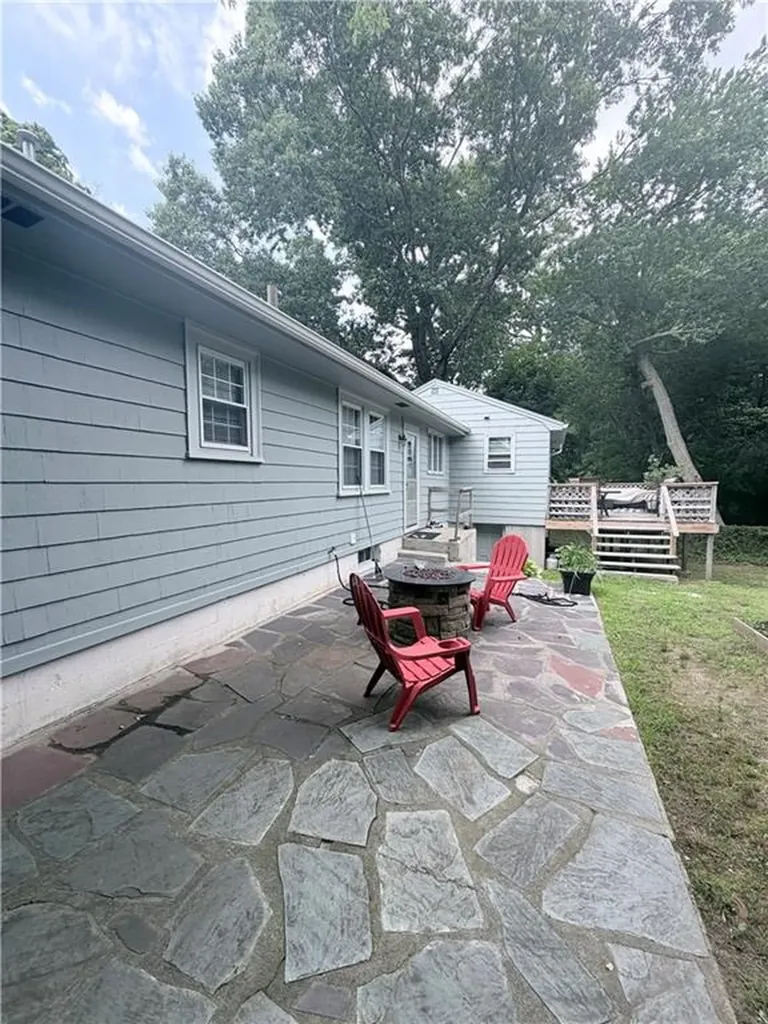 15 Sarah Teft Drive Warwick RI 02889