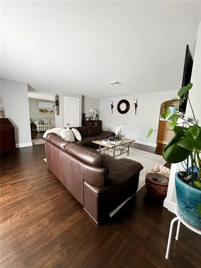 15 Sarah Teft Drive Warwick RI 02889