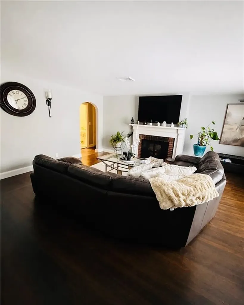 15 Sarah Teft Drive Warwick RI 02889