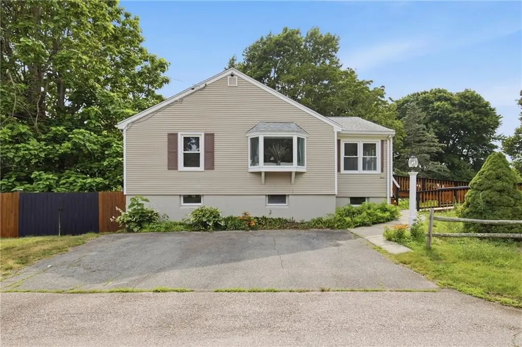 3 Wabasso Terrace Middletown RI 02842