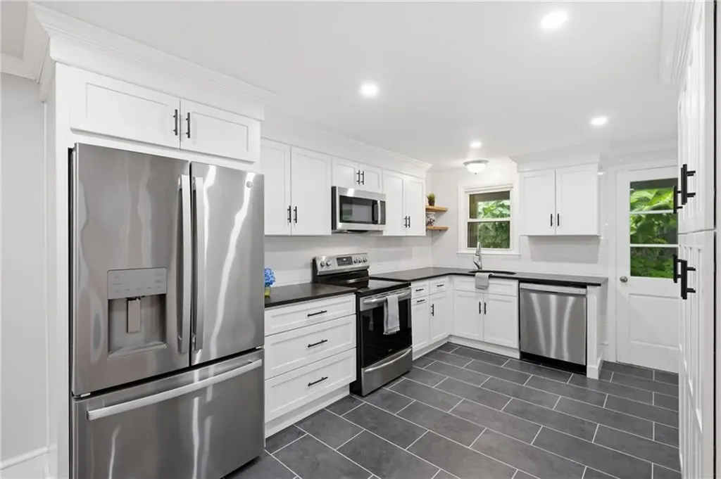 3 Wabasso Terrace Middletown RI 02842