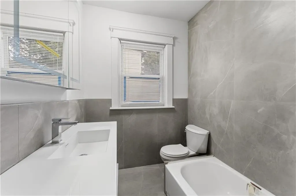 102 Overhill Road Providence RI 02906