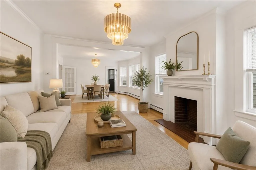 102 Overhill Road Providence RI 02906