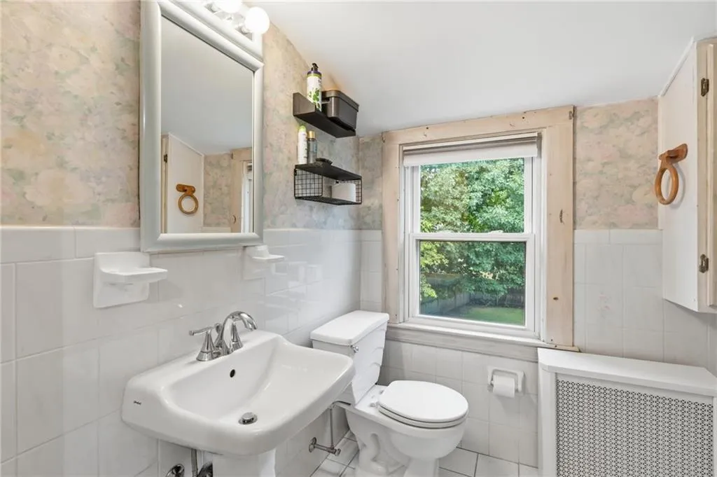 123 Hiawatha Street Warwick RI 02888