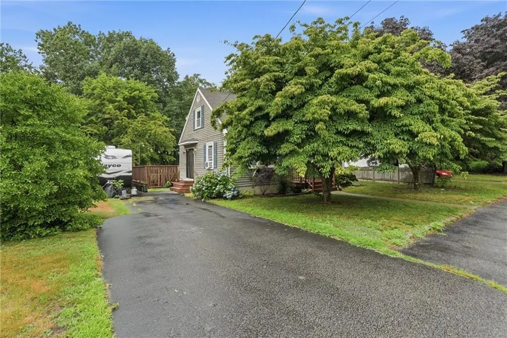 123 Hiawatha Street Warwick RI 02888