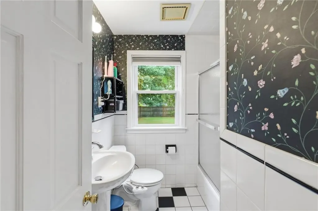 123 Hiawatha Street Warwick RI 02888