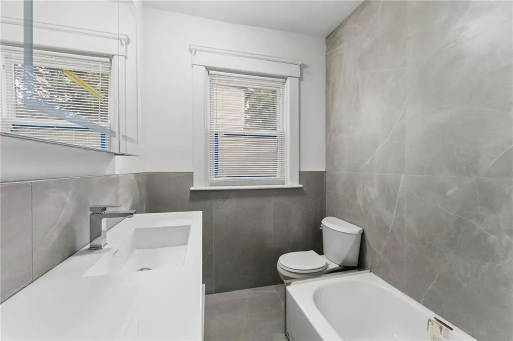 102 Overhill Road Providence RI 02906
