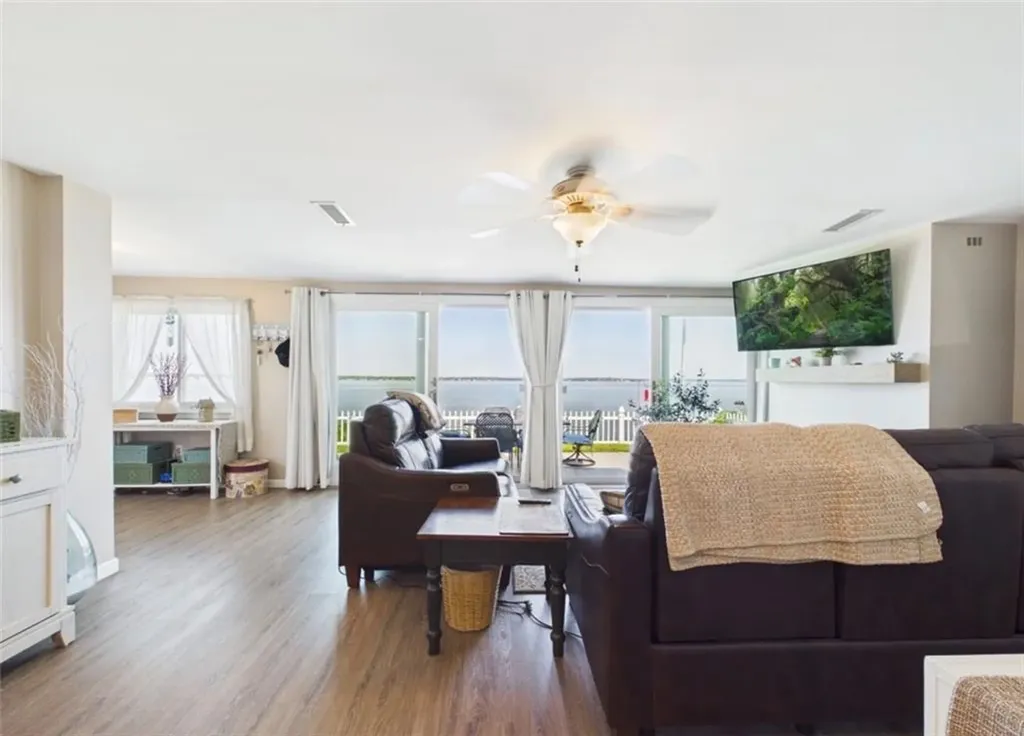 69 Namquid Drive Warwick RI 02888