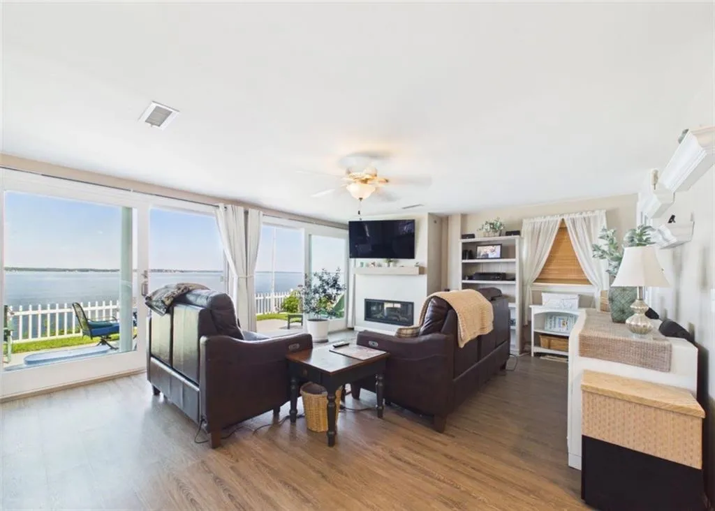 69 Namquid Drive Warwick RI 02888