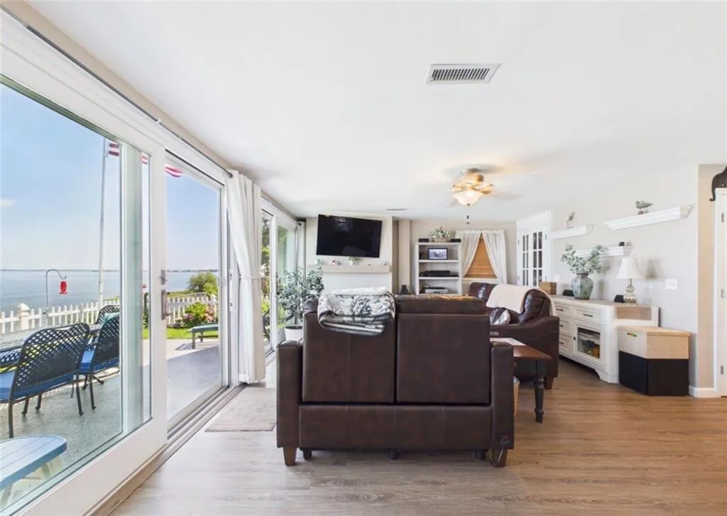69 Namquid Drive Warwick RI 02888
