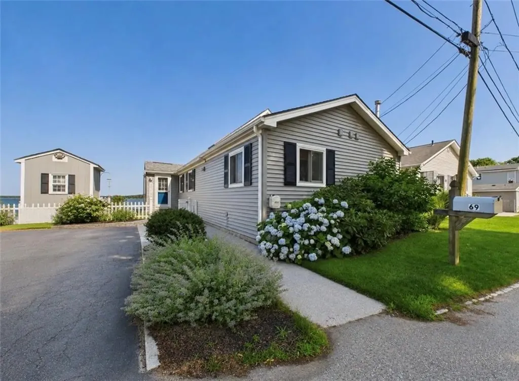 69 Namquid Drive Warwick RI 02888