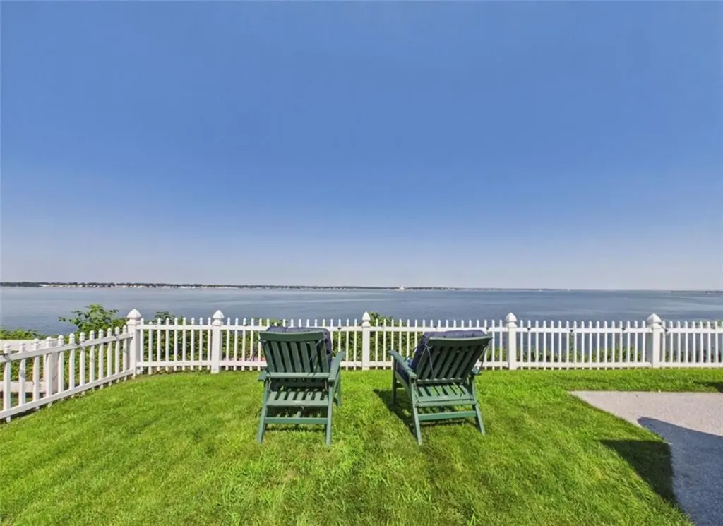 69 Namquid Drive Warwick RI 02888