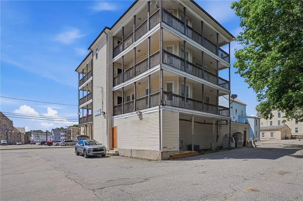 937 939 Social Street Woonsocket RI 02895