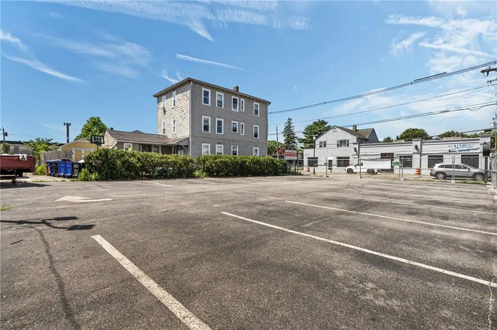 1058 Charles Street North Providence RI 02904