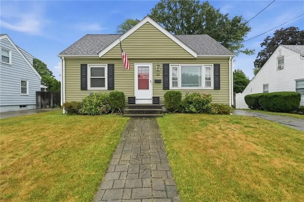 22 Yale Avenue East Providence RI 02915