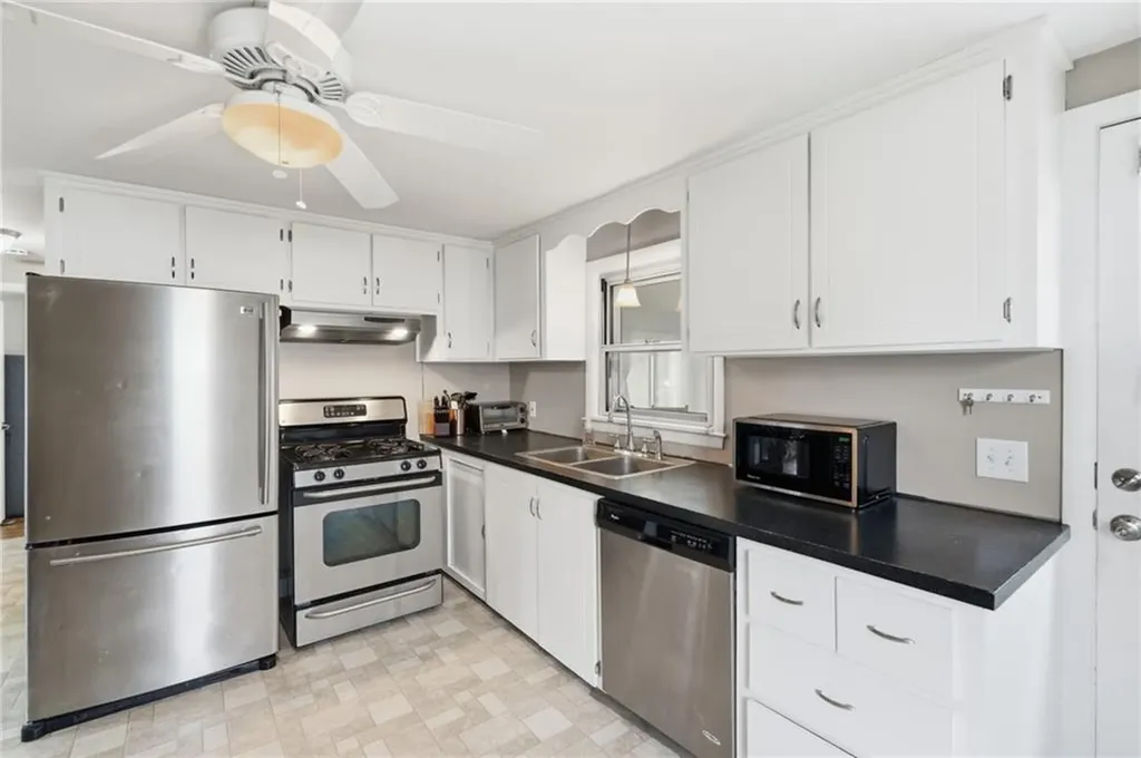 22 Yale Avenue East Providence RI 02915