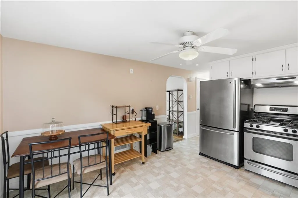 22 Yale Avenue East Providence RI 02915
