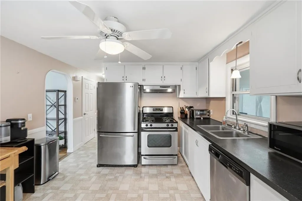 22 Yale Avenue East Providence RI 02915